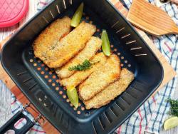 Peixe com crosta de ervas, quinoa e aspargos Peixe com crosta de ervas, quinoa e aspargos
