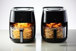 Demonstração visual do erro de sobrecarregar a airfryer Demonstração visual do erro de sobrecarregar a airfryer