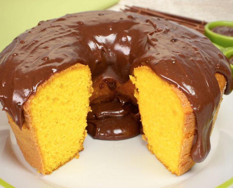 Como Fazer Bolo de Cenoura Simples e Fofinho | Receita Caseira