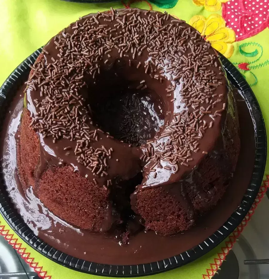 Bolo de Chocolate Molhadinho | Receita Fácil Passo a Passo