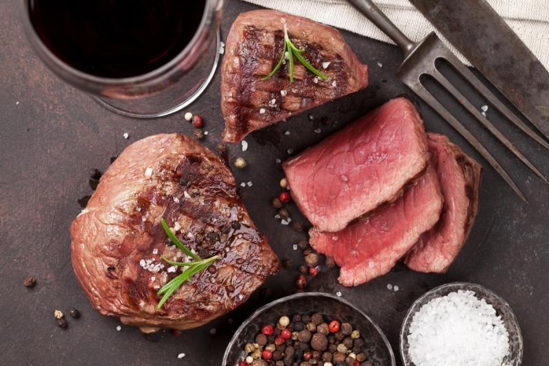 Contra Filé ao Molho de Vinho Tinto | Carne Macia e Suculenta
