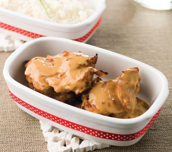Frango Satay com Molho de Amendoim | Receita Tailandesa