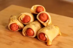 Enroladinho de Salsicha com Massa Folhada | Aperitivo