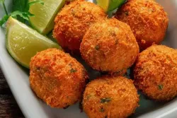 Bolinho de Bacalhau Português | Crocante por Fora