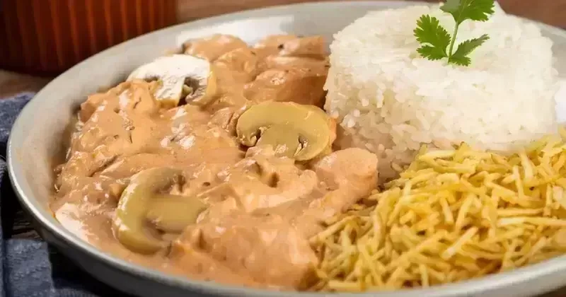 Strogonoff de Frango Cremoso | Receita Tradicional