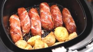 Receita de Linguiça Recheada com Queijo na Airfryer | Aperitivo
