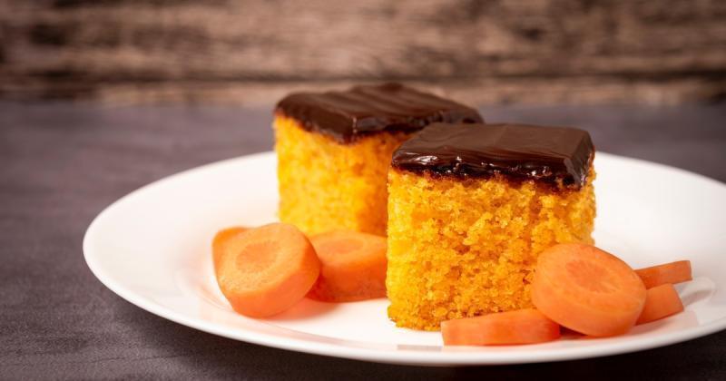 Bolo de Cenoura Fofinho na Airfryer | Cobertura Perfeita