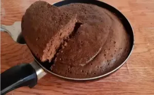 Receita de Bolo de Chocolate na Frigideira | Receita Sem Forno Rápida