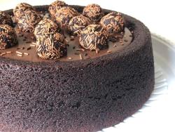 Bolo de Chocolate com Crocante de Oreo | Textura Surpreendente