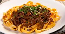 Ragu de Costela Desfiada | Molho para Massas Especial