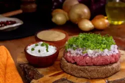 Carne de Onça Paranaense | Tartare Típico de Curitiba