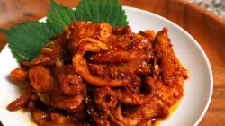 Jeyuk Bokkeum Coreano | Porco Picante com Legumes