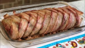 Receita de Rocambole de Carne Moída com Bacon | Prato Festivo