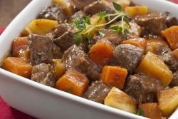 Picadinho de Carne com Legumes | Prato Brasileiro Clássico