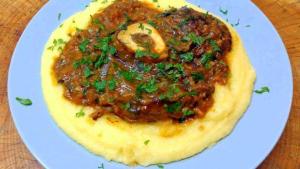 Receita de Ossobuco com Polenta Cremosa | Prato Italiano Clássico