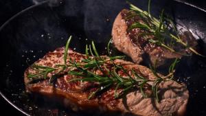 Receita de Fraldinha na Frigideira Ponto Perfeito | Preparo Rápido