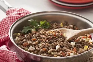 Receita de Carne Moída Acebolada Suculenta | Receita Prática