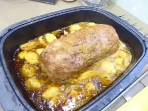 Receita de Rolo de Carne Recheado com Batatas | Prato Completo