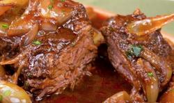 Carne de Panela com Vinho Tinto | Molho Encorpado