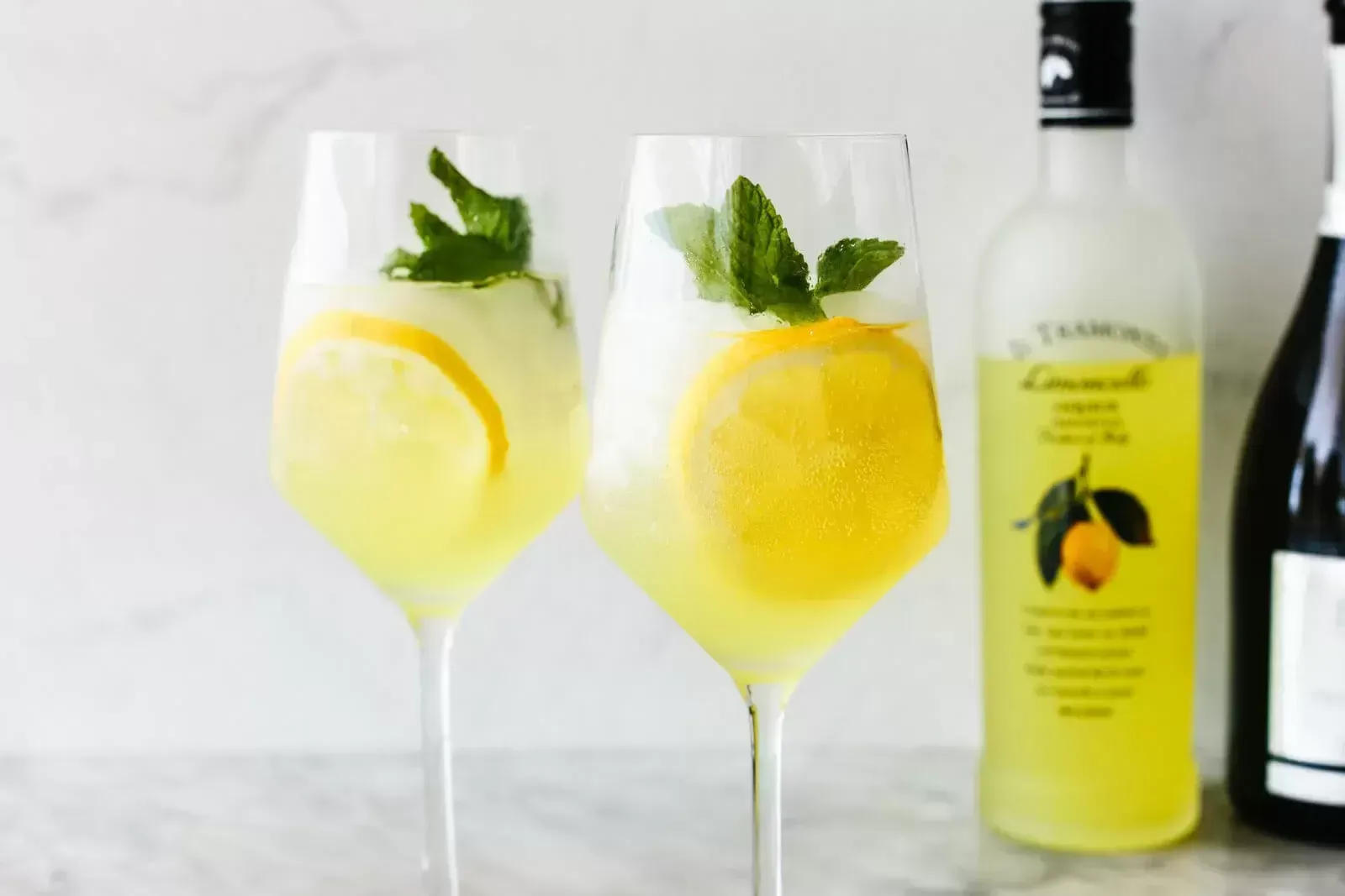 Limoncello Spritz Refrescante | Drink Italiano para Verão