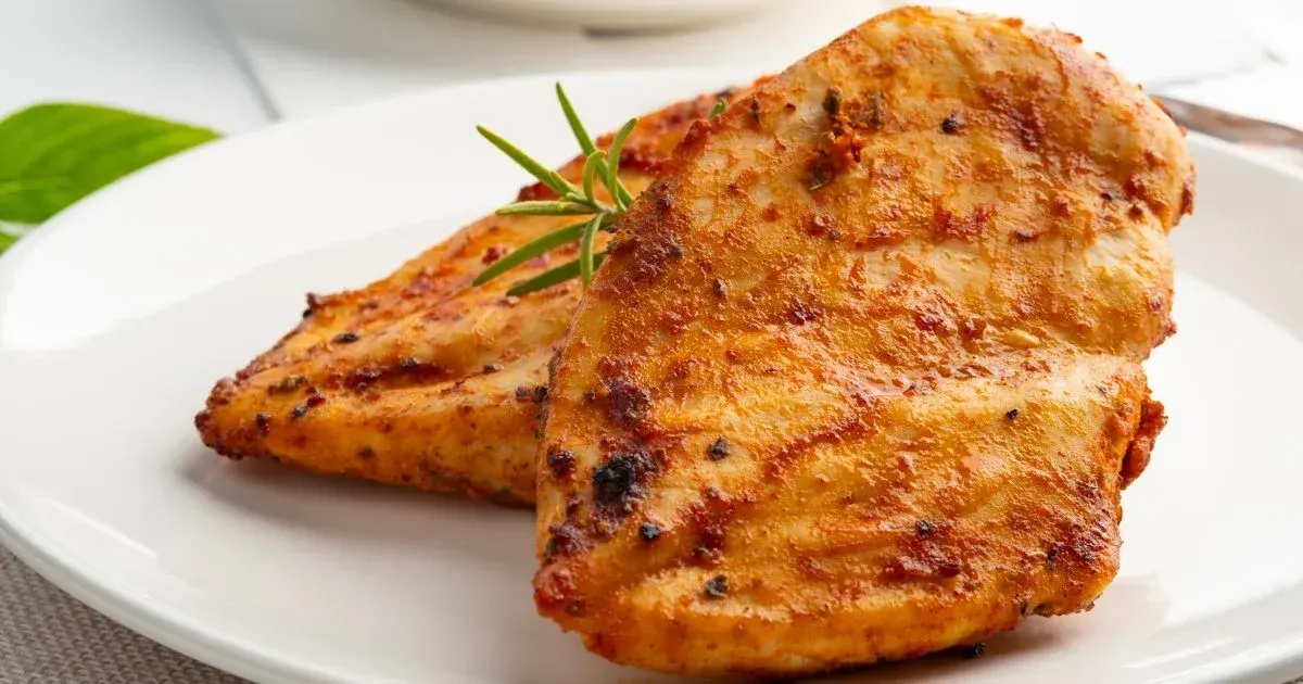 Peito de Frango Suculento na Airfryer: 5 Temperos que Evitam Ressecar a Carne