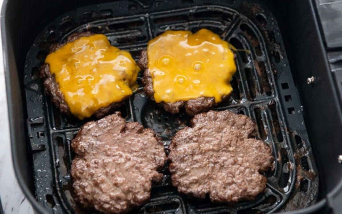 Hambúrguer Artesanal na Airfryer: Como Fazer Suculento e no Ponto Certo