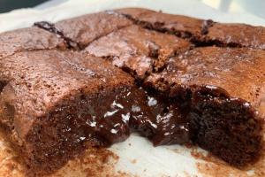 Receita de Brownie Úmido de Chocolate na Airfryer: Receita que Derrete na Boca