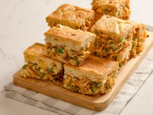 Receita de Torta Salgada de Frango na Airfryer: Massa Crocante e Recheio Cremoso