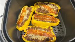 Pimentão Recheado com Carne na Airfryer Pimentão Recheado com Carne na Airfryer